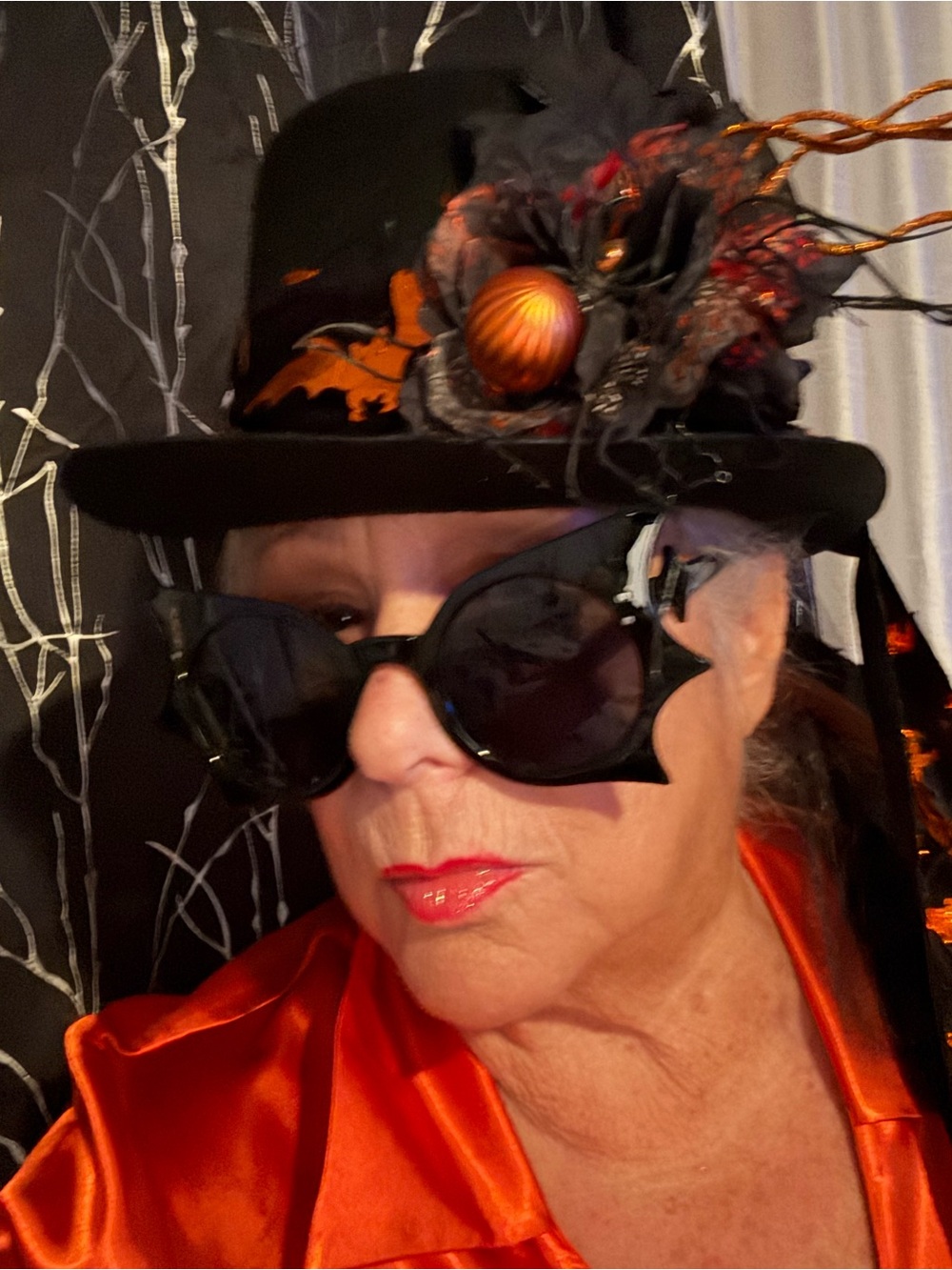 Be Halloween fabulous in a  top hat🎩 one size are done with my magic🎩🎩🎩